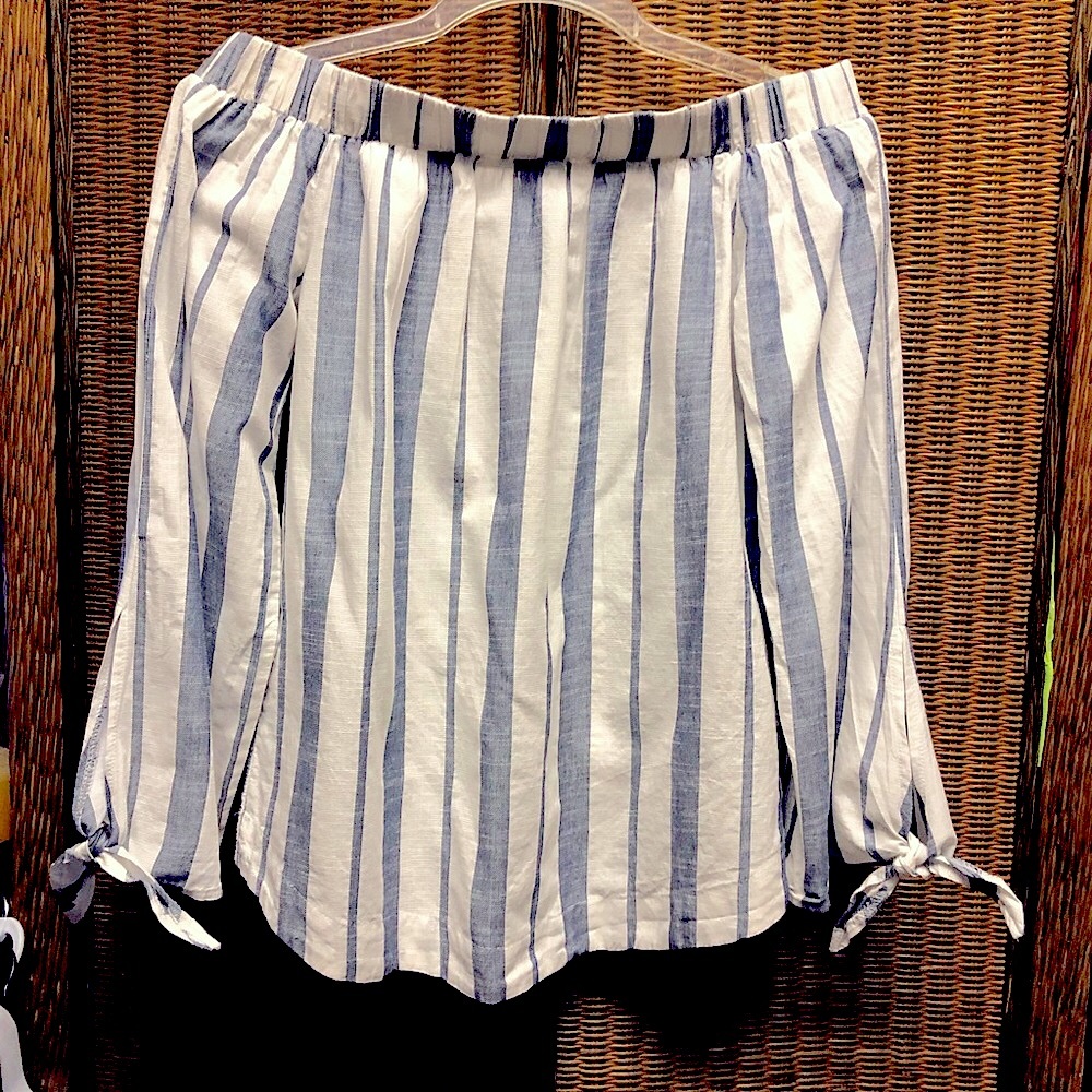 NWOT COTTON CONCEPTS- Off-the-Shoulders Striped Blouse. Sz Large